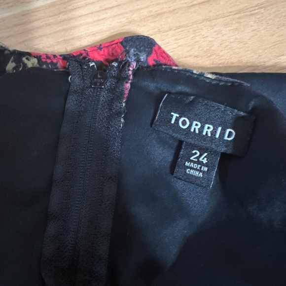 Retro Beautiful Black and Red Rose dress - Picture 6 of 7